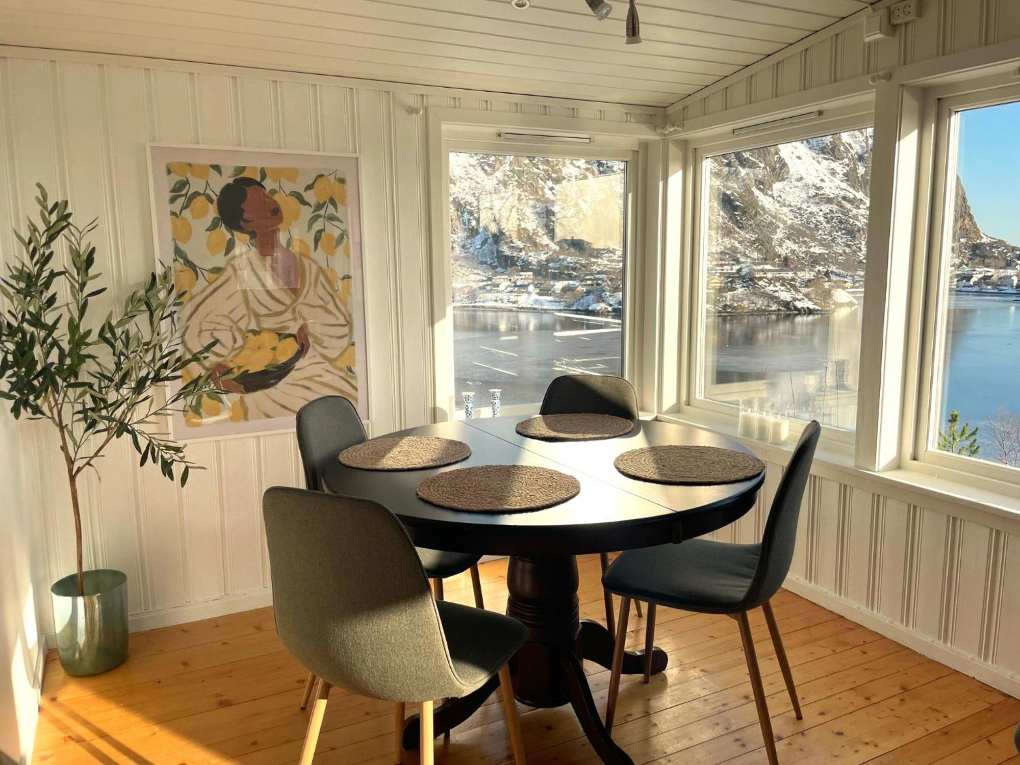 Hytte I Svolvaer Luaran gambar