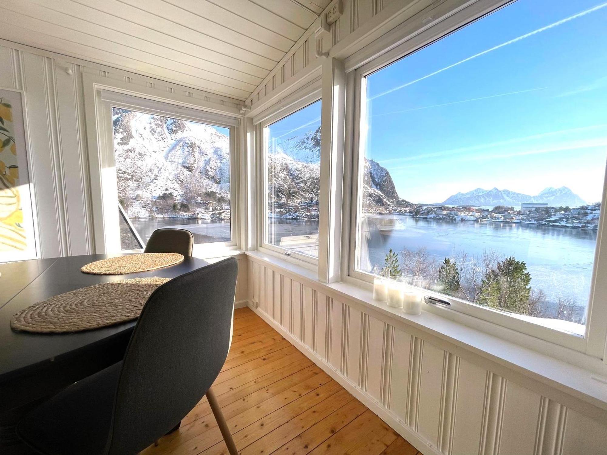 Hytte I Svolvaer Luaran gambar