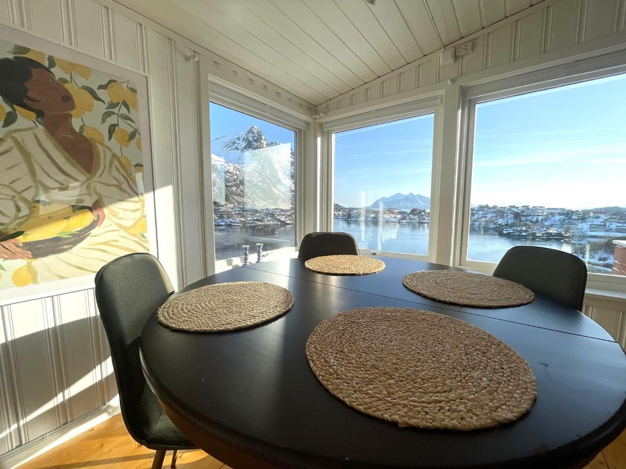 Hytte I Svolvaer Luaran gambar