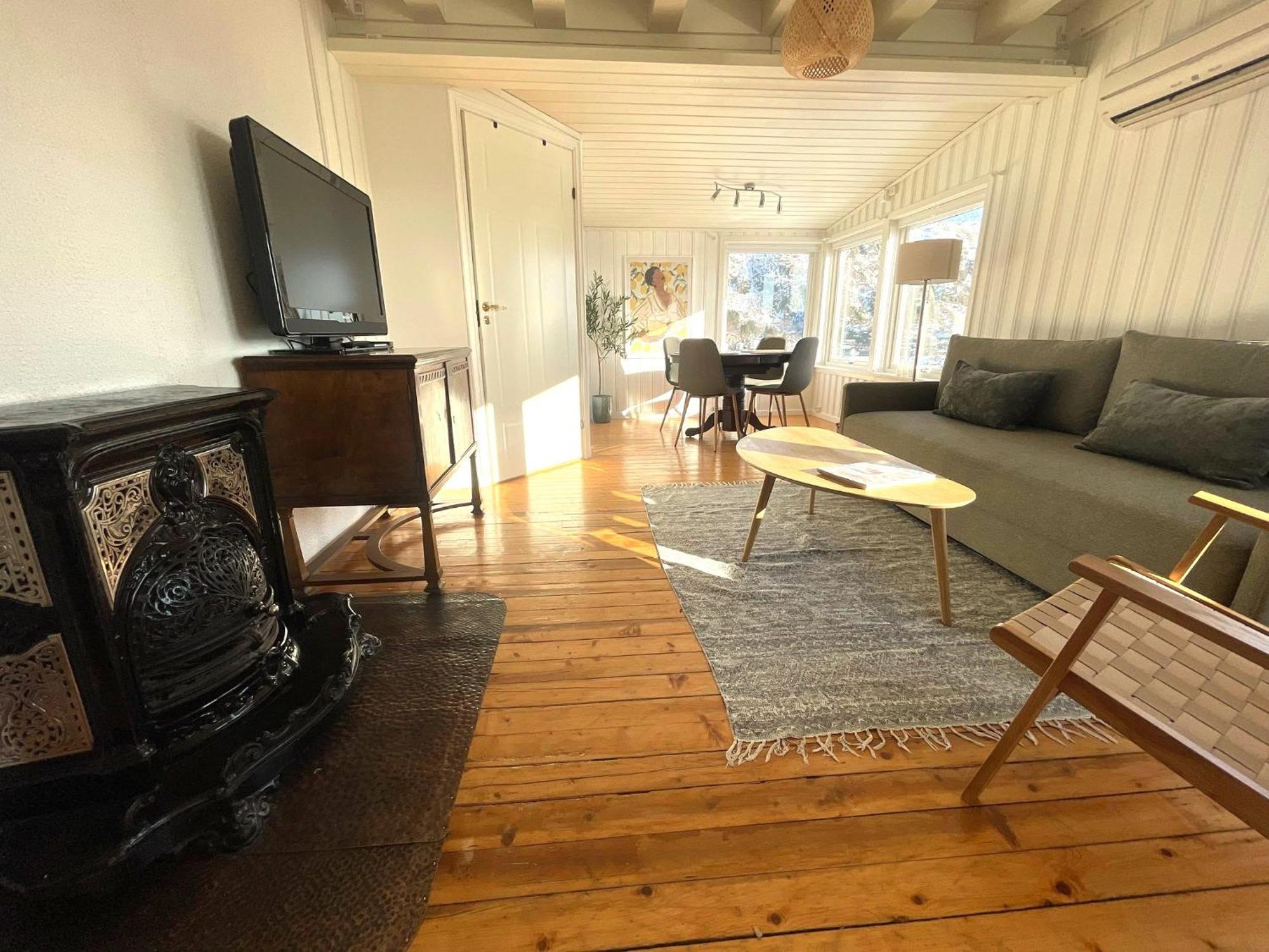 Hytte I Svolvaer Luaran gambar